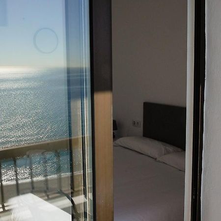 Beachfront Apartment Малага Екстериор снимка