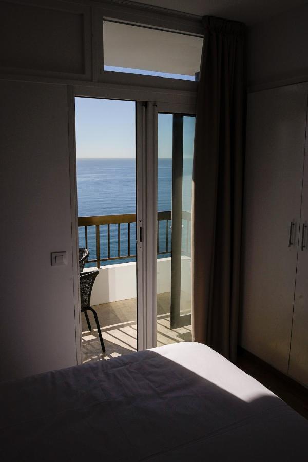 Beachfront Apartment Малага Екстериор снимка
