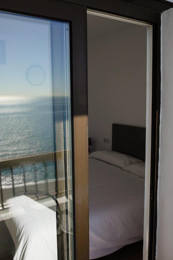 Beachfront Apartment Малага Екстериор снимка