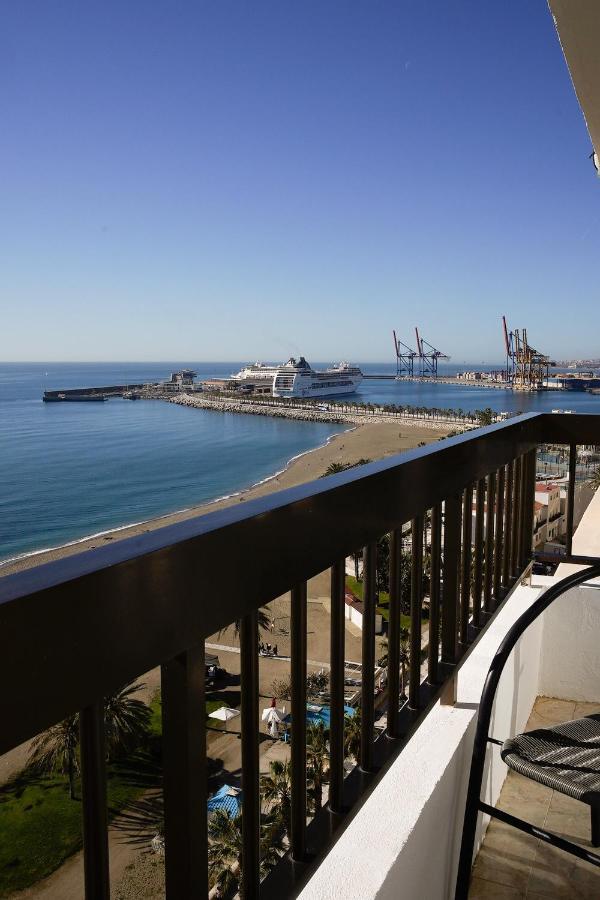 Beachfront Apartment Малага Екстериор снимка